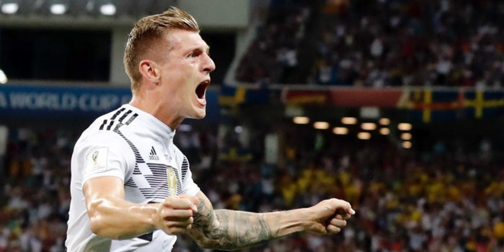 Lihat Gol Dramatis Kroos Yang Keren Abis thumbnail